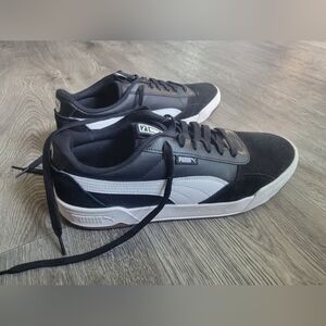 Puma Men's Black and White Sneakers Size 11.5